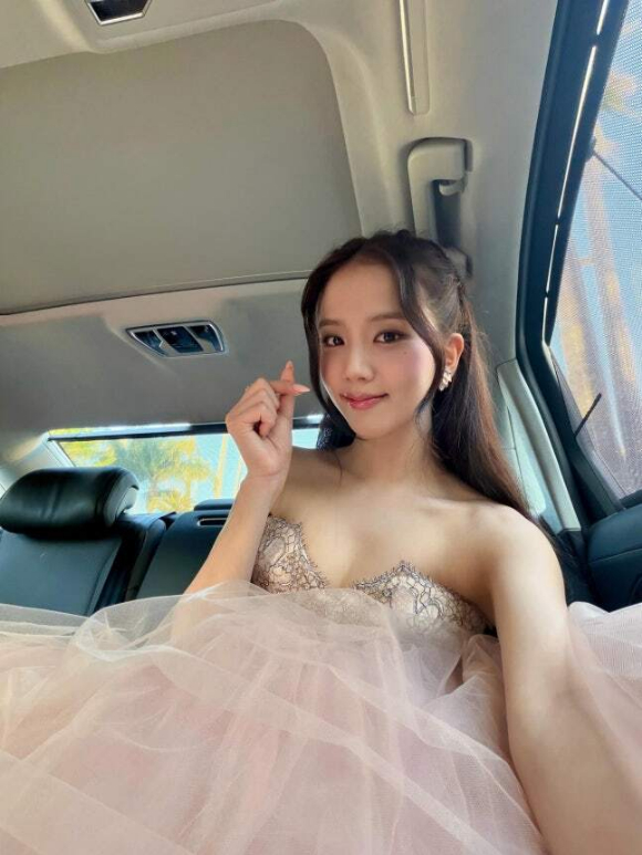 지수 [사진=지수 SNS]