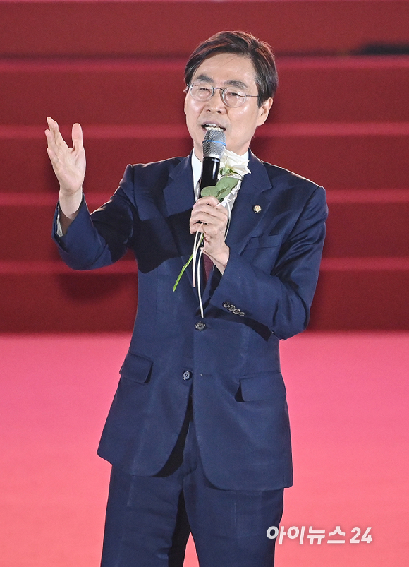 조경태 국민의힘 당 대표 후보가 22일 오후 청주 오스코에서 열린 제6차 전당대회에서 비전 발표를 하고 있다. [사진=곽영래 기자]