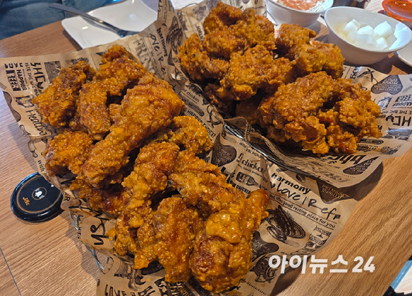 쏘이갈릭킹 허니(왼쪽)와 오리지널. [사진=구서윤 기자]