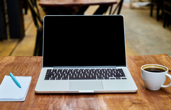 젊은 구직자들이 생각하는 최악의 카공족(카페에서 공부하는 사람) 행위는 자리를 맡아두고 장시간 외출하는 것으로 조사됐다. 본 기사와 무관한 이미지. [사진=픽사베이@Averyanovphoto]