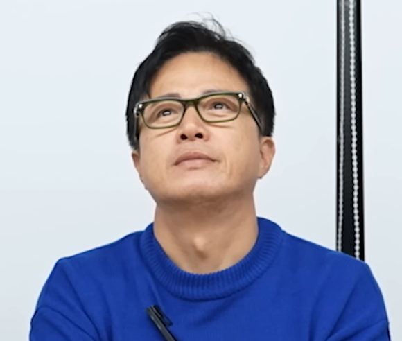  방송인 조영구가 주식 투자로 21억원의 손실을 본 뒤 조울증을 겪었다고 털어놨다. 사진은 조영구. [사진=유튜브 @그리구라 GreeGura]