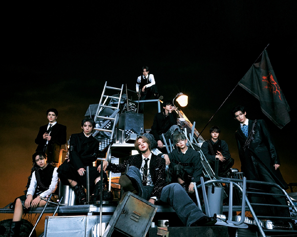 앤팀 단체 콘셉트 포토 [사진=하이브레이블즈]