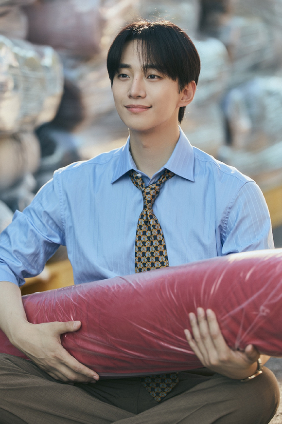 믿고 보는 이준호, &apos;태풍상사&apos; 성장 서사 본격화⋯태풍급 흥행 질주