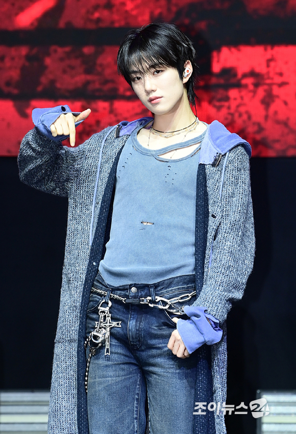 그룹 이븐 박지후가 20일 서울 영등포구 명화아트홀에서 열린 이븐(EVNNE) 첫 싱글 '뱉어 (Backtalk)' 컴백 쇼케이스에 참석하고 있다. [사진=정소희 기자]