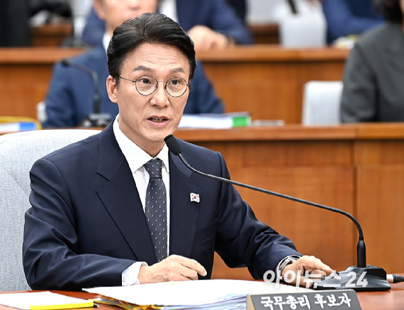 김민석 국무총리 후보자가 24일 서울 여의도 국회에서 열린 국무총리(김민석) 임명동의안 심사를 위한 인사청문회에서 의원 질의에 답변하고 있다. [사진=곽영래 기자]