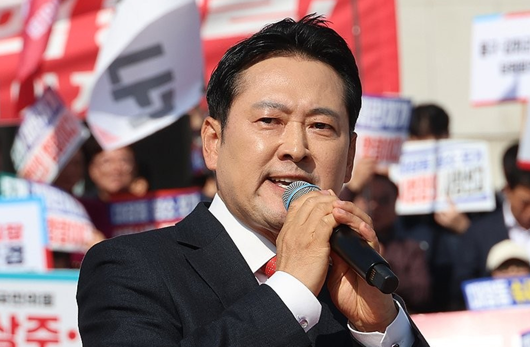 국민의힘 장동혁 대표가 7일 서울 여의도 중앙당사에서 당 쇄신안을 발표하며 고개 숙여 인사하고 있다. 2026.1.7 [공동취재] [사진=연합뉴스]