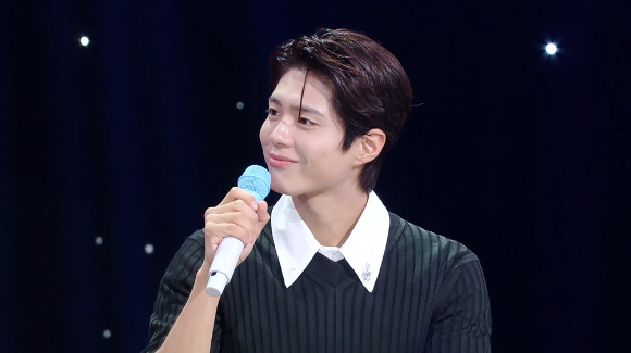 &apos;더 시즌즈&apos; 안효섭·정용화, &quot;용안에 빛&quot; &quot;피규어인줄&quot; 박보검 실물에 감탄