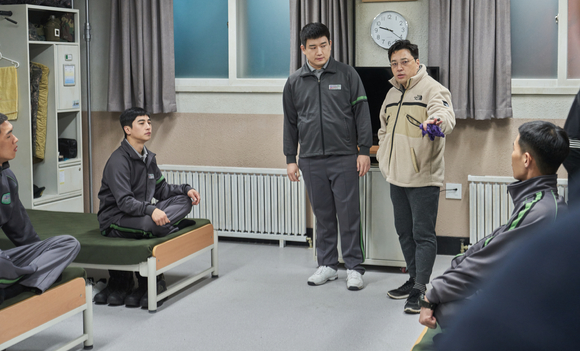 민진기 감독 프로필 사진 [사진=시즌]