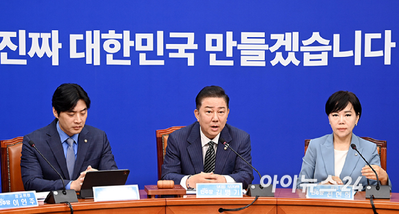 김병기 더불어민주당 대표 직무대행 겸 원내대표가 16일 오전 서울 여의도 국회에서 열린 최고위원회의에서 발언하고 있다. [사진=곽영래 기자]