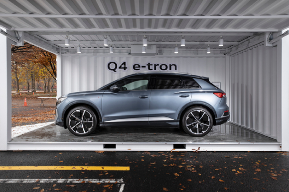 아우디코리아가 컴팩트 전기 SUV 'Q4 이트론'을 국내에 첫 공개했다. [사진=아우디코리아]