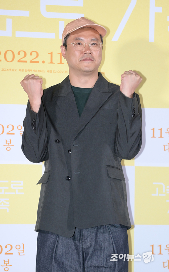 배우 백현진이 26일 오후 서울 CGV 용산아이파크몰에서 열린 영화 '고속도로 가족'(감독 이상문) 언론시사회에 참석해 포토타임을 갖고 있다. [사진=정소희 기자]
