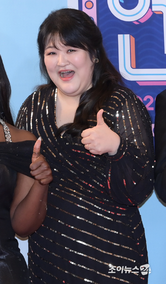 '전지적 참견 시점' 코미디언 이국주가 29일 오후 서울 마포구 상암동 MBC 사옥에서 열린 2022 MBC 방송연예대상 시상식 포토월 행사에 참석하고 있다. [사진=정소희 기자]