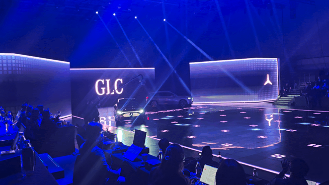 올라 칼레니우스(Ola Källenius) 메르세데스-벤츠 그룹 AG 이사회 의장 겸 최고경영자(CEO)이 14일 인천 파라다이스시티에서 열린 '메르세데스-벤츠 미래 전략 컨퍼런스'에서 발표하고 있다. [사진=김종성 기자]