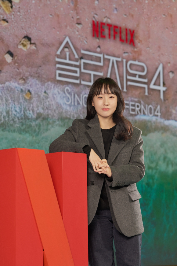 '솔로지옥4' 김재원PD가 13일 서울 모처에서 진행된 종영 인터뷰에서 포즈를 취하고 있다. [사진=넷플릭스]