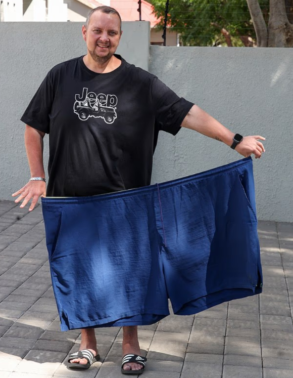 하루 12ℓ의 콜라와 식빵 두 통을 먹던 부부가 260㎏ 넘게 감량하며 새 삶을 찾았다는 사연이 알려졌다. 사진은 남편. [사진=데일리메일]