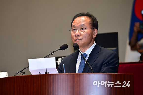 윤재옥 국민의힘 원내대표가 11일 오후 서울 여의도 국회에서 열린 의원총회에서 발언하고 있다. [사진=곽영래 기자]