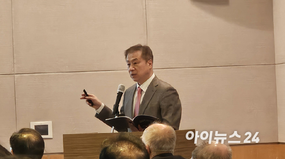 이남우 한국기업거버넌스포럼 회장이 7일 서울 영등포구 한경협 컨퍼런스센터에서 열린 세미나에서 모두발언을 하고 있다. [사진=박지은 기자 ]