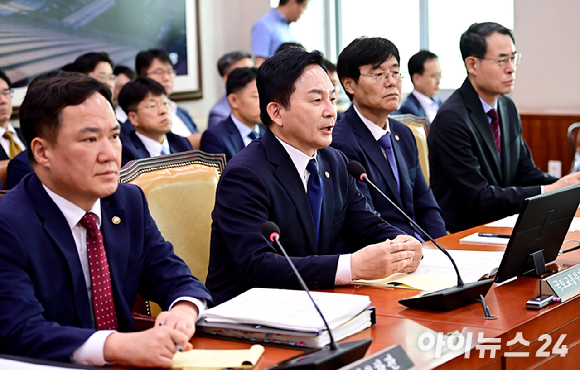 원희룡 국토교통부 장관이 서울 여의도 국회에서 열린 국토교통위원회 전체회의에서 발언하고 있다. [사진=곽영래 기자]