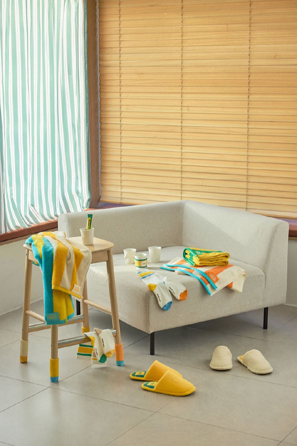 컬러 오브 맥심 한정판 굿즈 패키지. [사진=동서식품 제공]