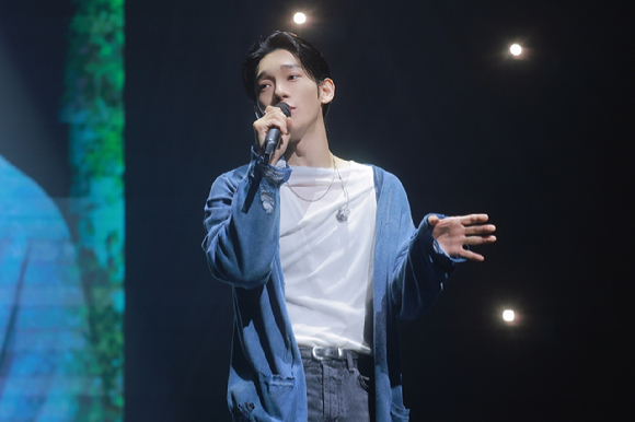 엑소 첸, 국내 첫 단독콘서트 성료 &quot;힘찬 에너지 줘서 감사&quot;