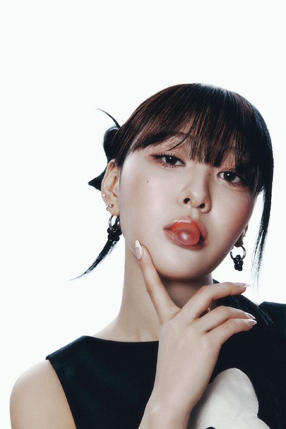 가수 이브 '아이 디드디드'(I Did) 콘셉트 포토. [사진=파익스퍼밀]
