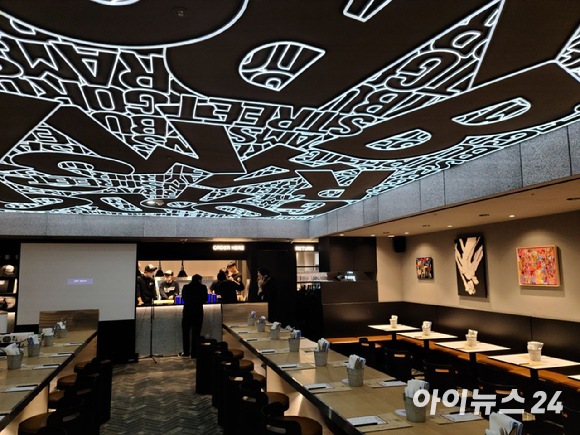 '고든램지 스트리트 버거' 현대백화점 무역센터점 내부. [사진=김성화 기자]