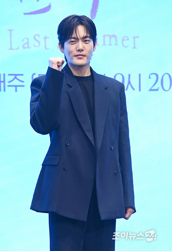 배우 김건우가 29일 서울 구로구 더세인트에서 열린 KBS2TV 새 토일 '마지막 썸머' 제작발표회에서 포토타임을 갖고 있다. [사진=곽영래 기자]