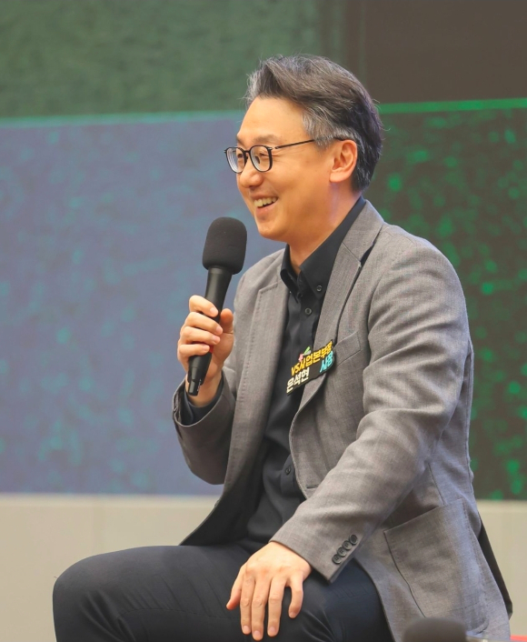 은석현 LG전자 VS사업본부 사장이 지난 3일 서울 강서구 LG사이언스파크에서 열린 타운홀 미팅에서 발언하고 있다. [사진=은석현 사장 링크드인 계정]