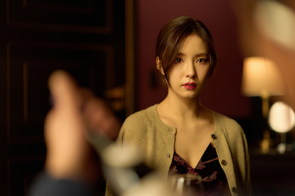 배우 박정민과 조인성이 영화 '휴민트'에서 열연하고 있다. [사진=NEW]