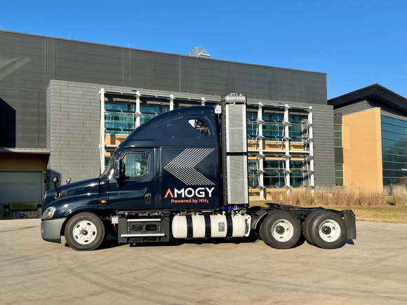 SK이노베이션이 투자한 기업 아모지(Amogy)가 암모니아를 동력원으로 탄소배출 없이 대형트럭을 주행하는 데 성공했다. [사진=SK이노베이션]