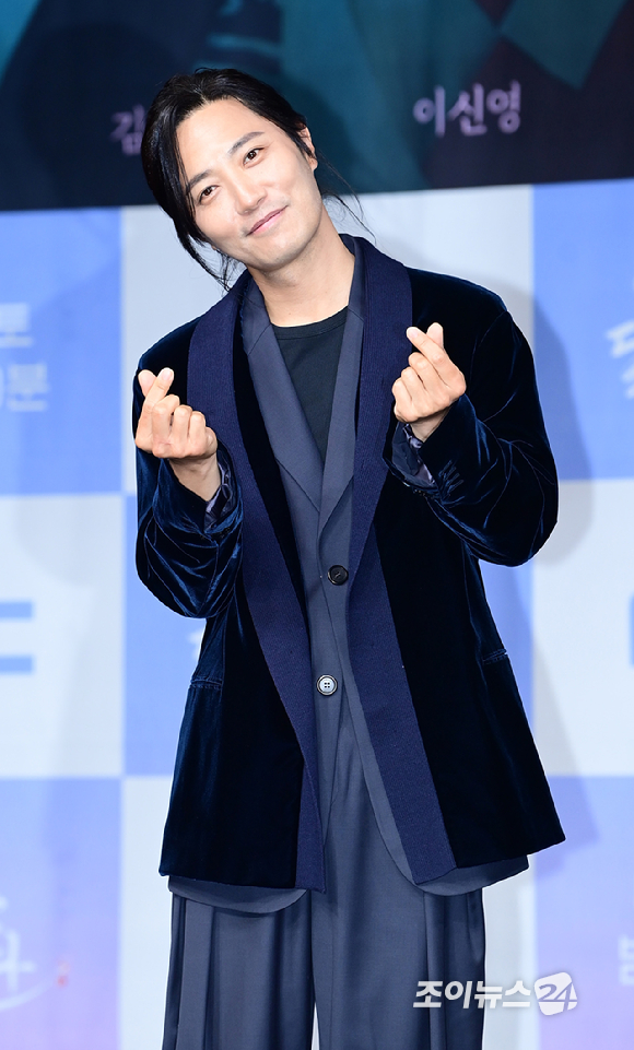 배우 진구가 30일 오전 서울 마포구 상암동 MBC에서 열린 MBC 새 금토드라마 '이강에는 달이 흐른다' 제작발표회에 참석하고 있다. [사진=정소희 기자]