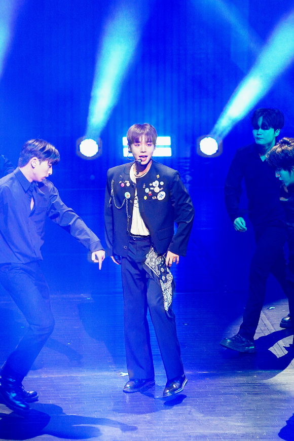 배우 박지훈이 팬미팅을 통해 팬들을 만나고 있다. [사진=YY엔터테인먼트]