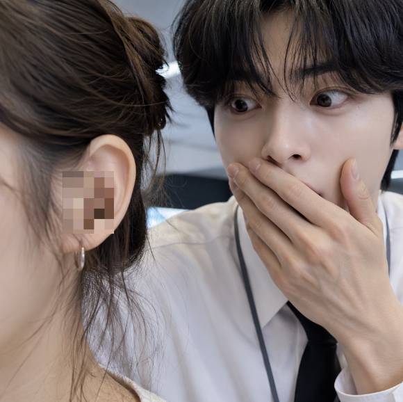 신입사원 귀에 있는 귀지를 보고 충격을 받았다는 직장인의 사연이 알려졌다. 사진은 AI 생성 이미지로, 본 기사 내용과 무관. [사진=챗GPT]