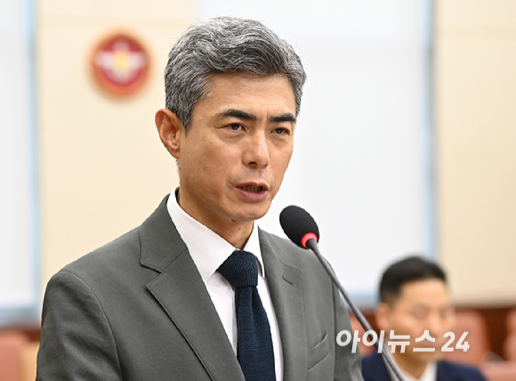 강신철 국방부 장관 후보자가 16일 서울 여의도 국회 국방위원회에서 열린 인사청문회에서 모두발언을 하고 있다. [사진=곽영래 기자]