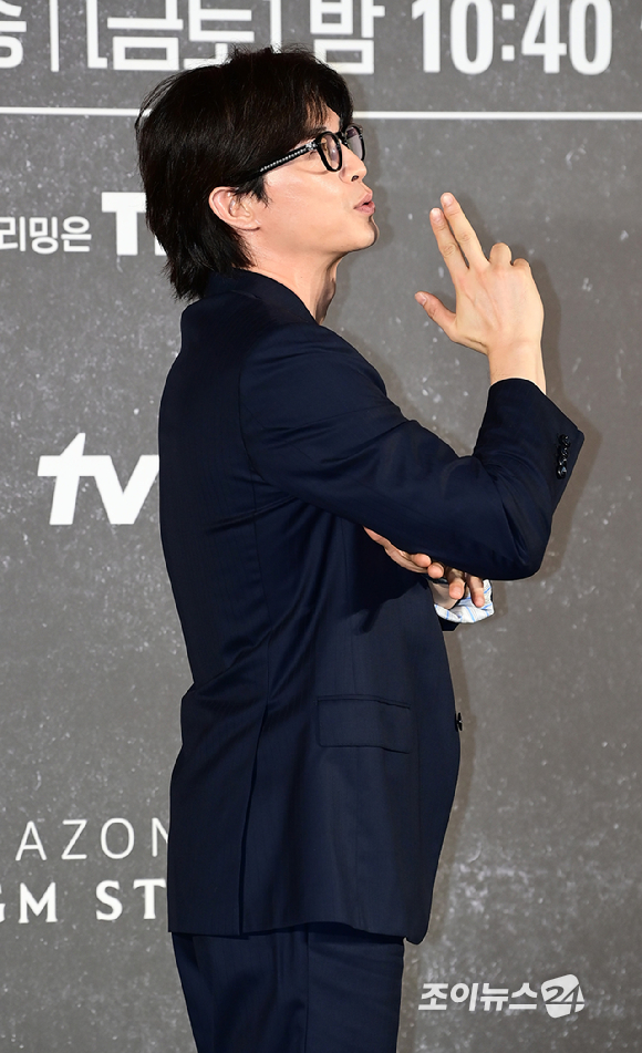 배우 김지훈이 21일 오전 서울 용산구 CGV아이파크몰점에서 열린 아마존 프라임 비디오 시리즈 '버터플라이(Butterfly)' 제작발표회에 참석하고 있다. [사진=정소희 기자]