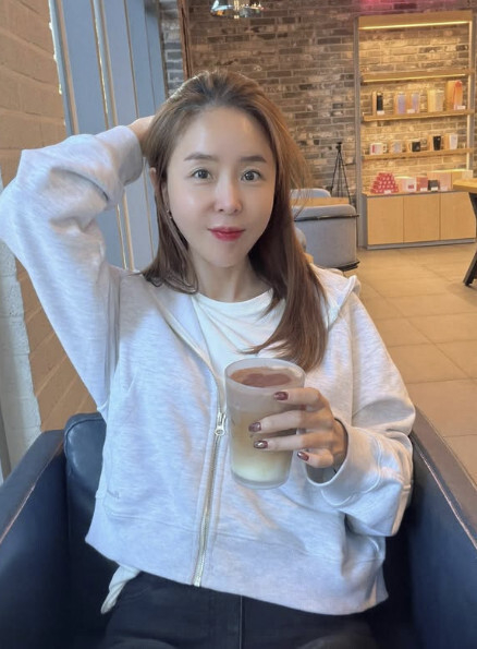 신지, ♥문원과 카페 데이트 중? 사랑스런 여친짤 공개