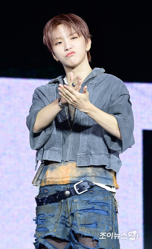 그룹 보이넥스트도어 운학이가 20일 오후 서울 강서구 KBS아레나에서 열린 보이넥스트도어(BOYNEXTDOOR) 새 앨범 '디 액션'(The Action) 쇼케이스에 참석하고 있다. [사진=정소희 기자]