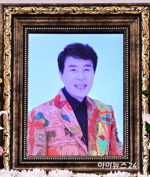 故 가수 송대관의 빈소가 7일 서울 종로구 서울대학교병원 장례식장에 마련되어 있다. 발인은 오는 9일 오전 11시, 장지는 서울추모공원이다. [사진=곽영래 기자]