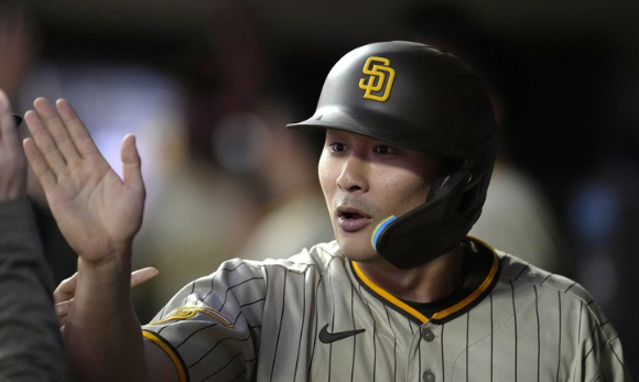 MLB 샌디에이고에서 뛰고 있는 김하성은 13일(한국시간) 열린 LA 다저스와 원정 경기에서 2타점 적시 2루타를 쳤다. [사진=뉴시스]