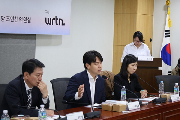 이세영 뤼튼테크놀로지스 대표가 11일 국회 의원회관에서 열린 'K-AI 미래교육포럼'에서 발언하고 있다. [사진=윤소진 기자]