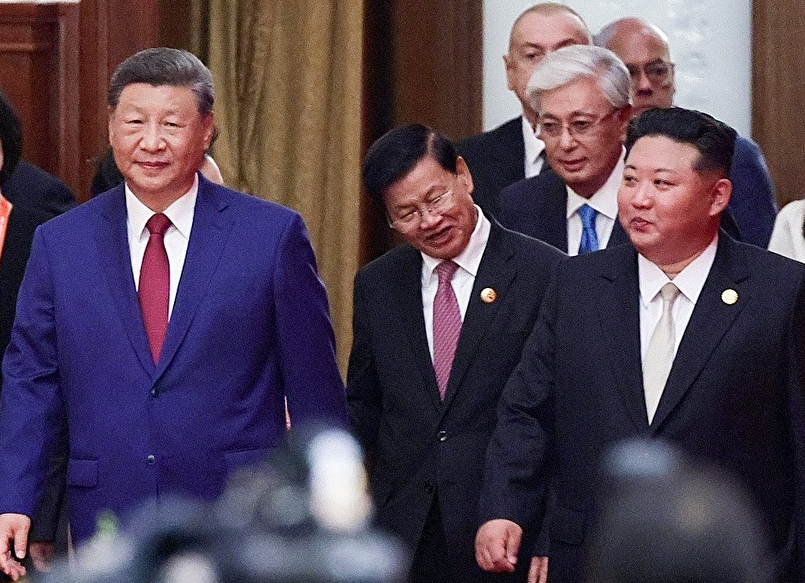 인민대회당 연회장에서 열린 공식 리셉션에 시진핑 중국 국가주석, 김정은 북한 국무위원장(왼쪽부터)이 도착했다. 2025.09.03 [사진=연합뉴스]