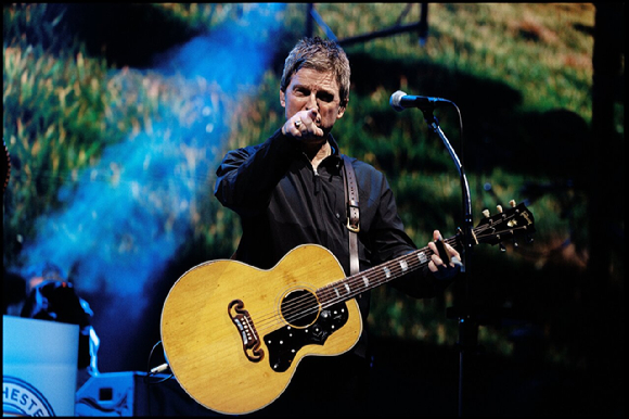 [종합] &quot;뷰티풀, 땡큐!&quot;…&apos;16년만 재결합&apos; 오아시스도 홀린 5만 관객 &apos;K-떼창&apos;