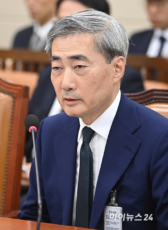 신현송 한국은행 총재 후보자가 15일 서울 여의도 국회 재정경제기획위원회에서 열린 인사청문회에서 질의에 답변하고 있다. [사진=곽영래 기자]