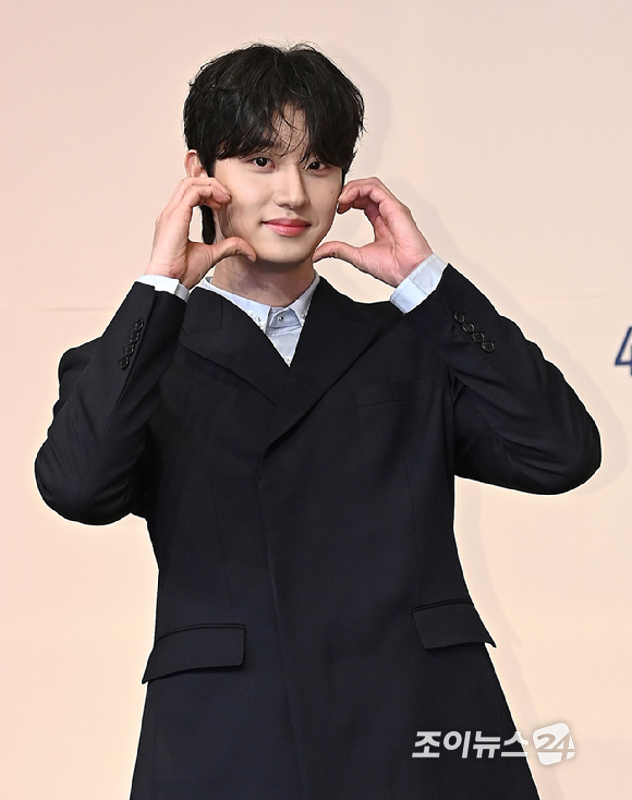 배우 김재원이 7일 서울 구로구 더 링크호텔 서울에서 열린 티빙 새 드라마 '유미의 세포들3' 제작발표회에서 포토타임을 갖고 있다. [사진=곽영래 기자]