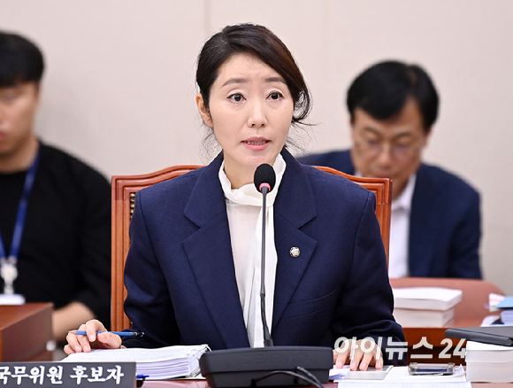 강선우 여성가족부 장관 후보자가 14일 서울 여의도 국회 여성가족위원회에서 열린 인사청문회에서 질의에 답변하고 있다. [사진=곽영래 기자]