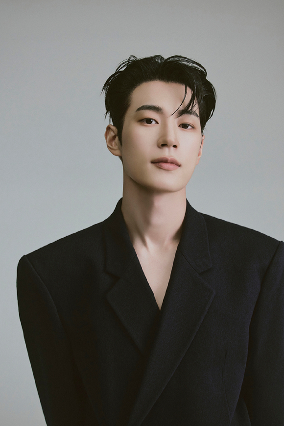 '너에게 다이브'에 출연 중인 배우 박서함이 인터뷰를 진행했다. [사진=앤피오 ]