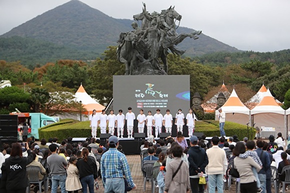 지난해 개최된 제 17회 제주마축제 모습. [사진=한국마사회제주본부]