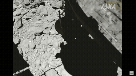 약 19km 떨어진 거리에서 촬영한 소행성 류구. [사진=일본 우주항공연구개발기구(JAXA)]