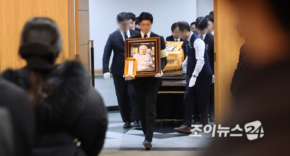 배우 고(故) 이순재의 영결식이 27일 서울 송파구 서울아산병원 장례식장에 엄수되고 있다. [사진=곽영래 기자]
