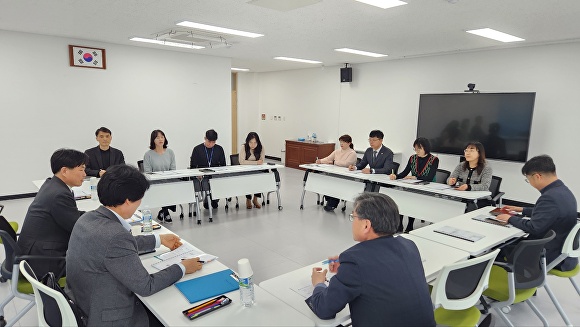 찾아가는 자체감사활동 컨설팅 모습. [사진=충북교육청]